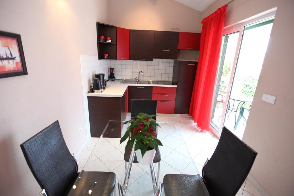 Apartments Salona Trogir Exterior foto